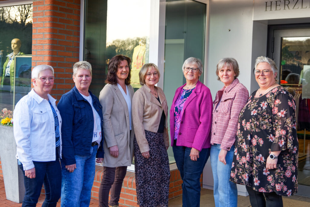 Margot Poppe, Ulrike Prinz-Möllmann, Sabine Övermöhle, Elena Schaier, Mechthild Biemann, Karola Landwehr & Simone Liening